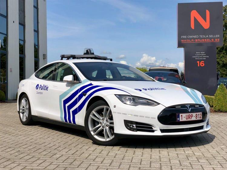 Tesla Model 3 et S Police