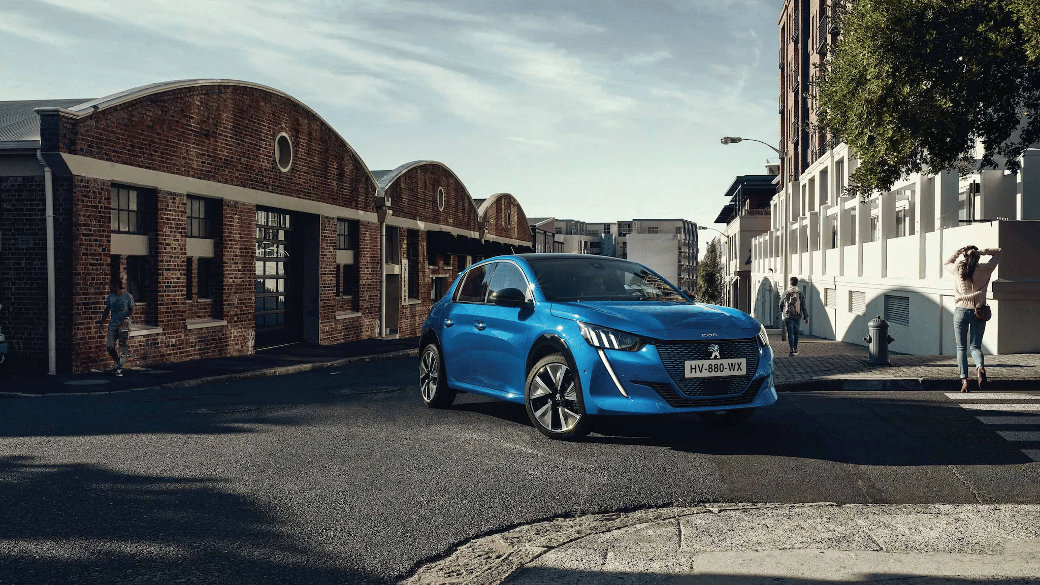 Peugeot-208-electrique-view