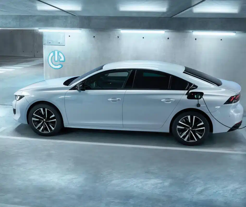 3-peugeot-508-hybrid