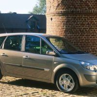 renault-scenic-2