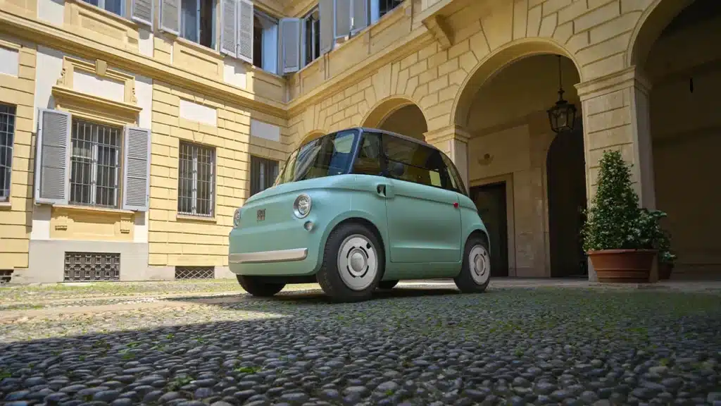 2-fiat-topolino-la-voiturette-qui-seduit-par-son-charme-et-son-prix