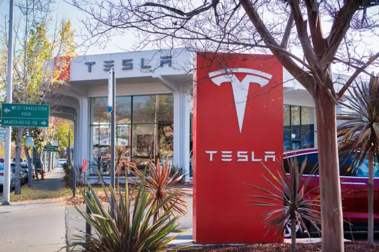 1-tom-zhu-le-successeur-potentiel-d-elon-musk-chez-tesla