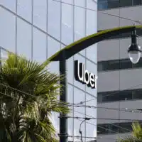 1-une-revolution-en-marche-uber-mise-sur-le-vehicule-autonome-avec-may-mobility