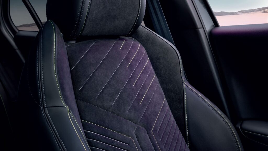 PEUGEOT_E2008_Interieur-siege
