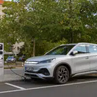 1-la-revolution-de-la-recharge-electrique-en-5-minutes-par-byd