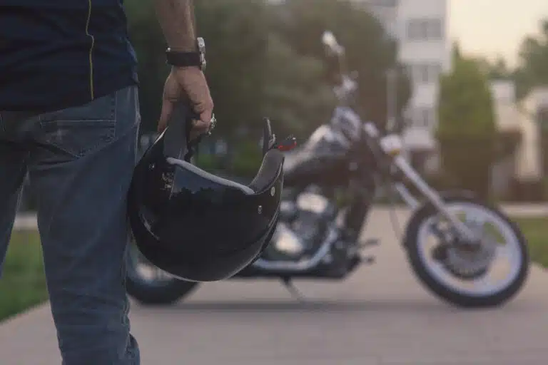 1-quand-et-pourquoi-remplacer-votre-casque-de-moto
