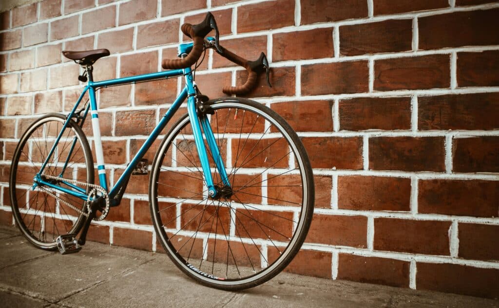 2-peinture-pour-velo-comment-les-peintures-a-effets-speciaux-transforment-lunivers-du-cyclisme