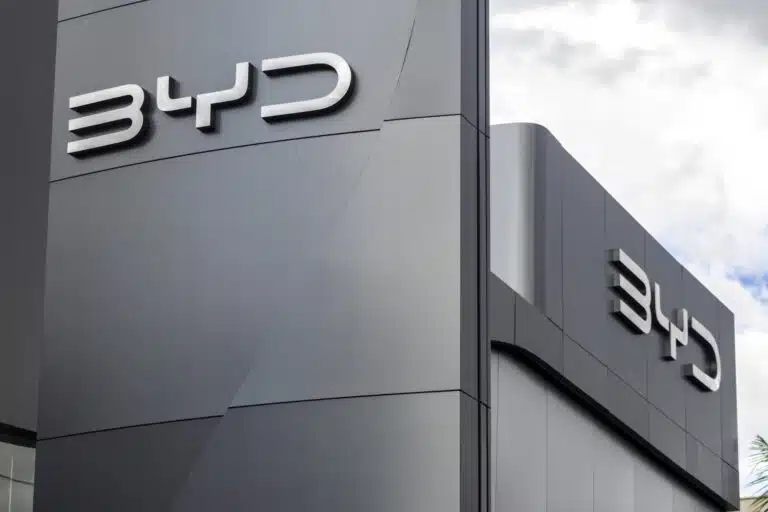 1-byd-face-a-la-surchauffe-le-geant-chinois-des-voitures-electriques-bouscule-par-la-concurrence