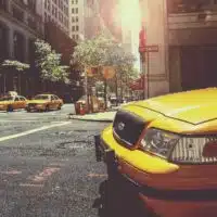 1-batterie-tesla-un-taxi-prouve-lincroyable-longevite-apres-700-000-km