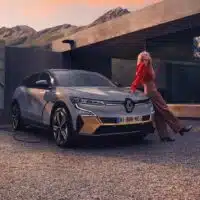 1-renault-megane-e-tech-le-restylage-sportif-se-confirme-pour-2026