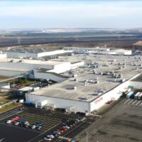 1-toyota-franchit-un-cap-la-production-de-voitures-electriques-arrive-en-republique-tcheque
