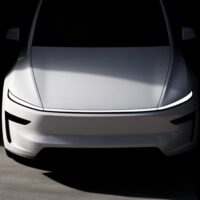 1-xiaomi-met-a-nu-le-tesla-model-y-ingenierie-inversee-rivalites-et-innovations-electriques