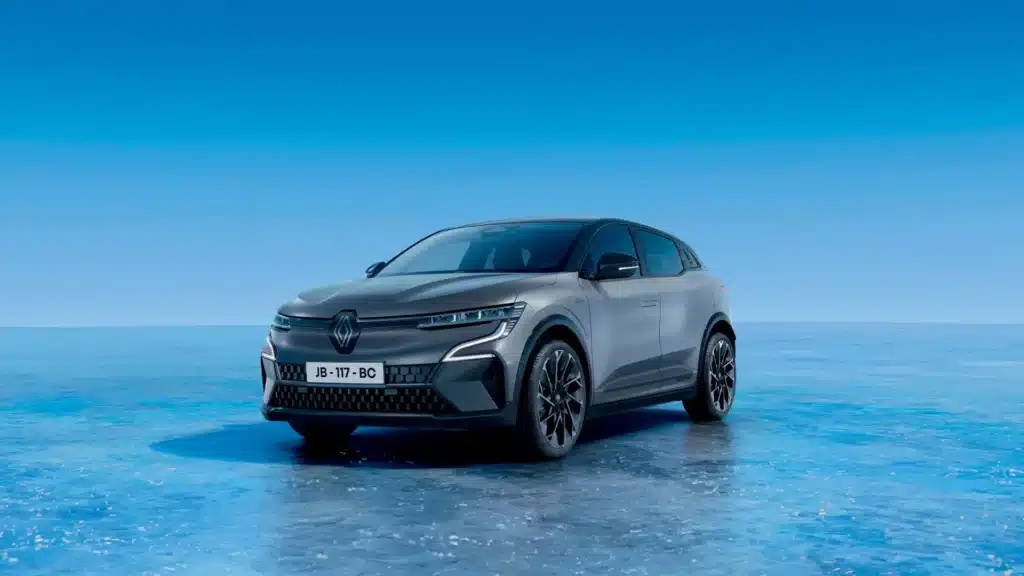 2-renault-megane-e-tech-le-restylage-sportif-se-confirme-pour-2026