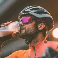 1-cyclisme-et-recuperation-articulaire-le-collagene-marin-dynveo-conquiert-les-pratiquants-de-route