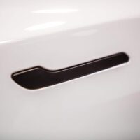1-tesla-model-y-enquete-sur-un-probleme-de-poignee-de-porte-et-les-enjeux-pour-la-securite