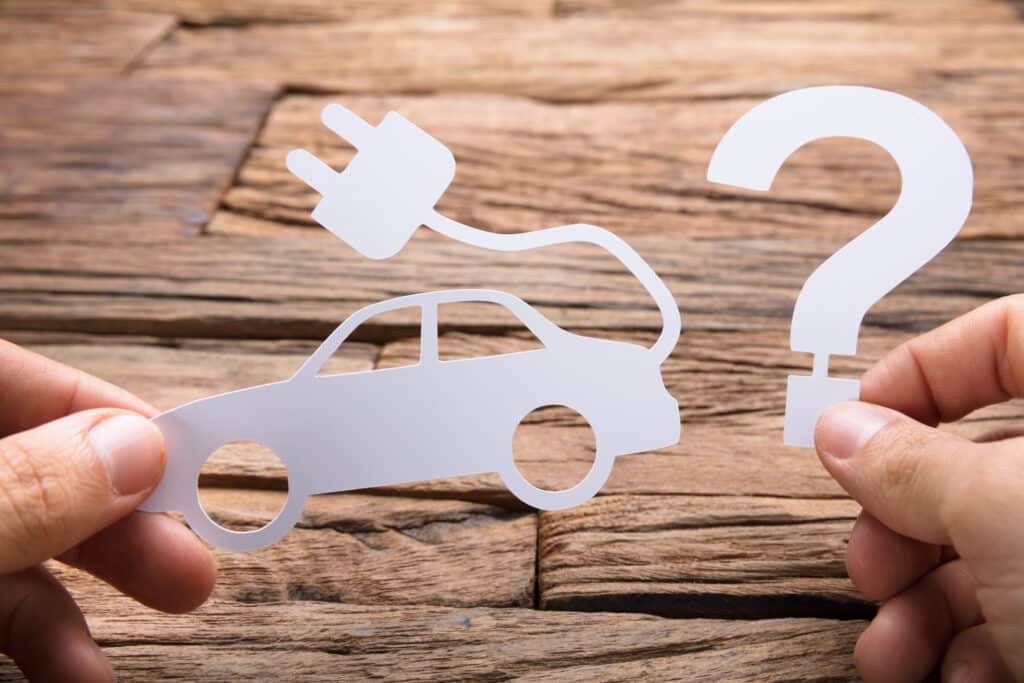 2-ford-annonce-la-suppression-de-1-000-emplois-a-cologne-face-a-la-crise-du-marche-automobile-electrique