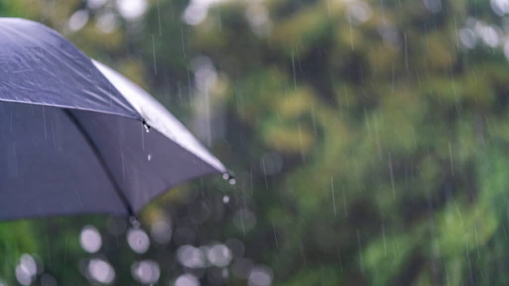 1--est-il-possible-de-recharger-sa-voiture-electrique-sous-la-pluie