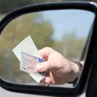 1-les-documents-obligatoires-a-avoir-dans-sa-voiture