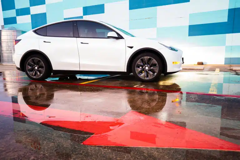 1-tesla-model-y-leader-ventes-voitures-electriques-septembre-2025