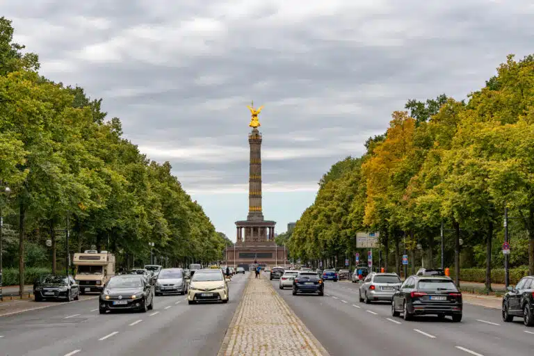 1-lallemagne-face-au-debat-sur-linterdiction-des-vehicules-thermiques-en-2035