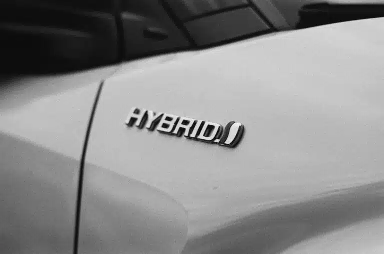 1-comprendre-la-position-de-toyota-sur-la-notion-dhybride-debats-et-enjeux