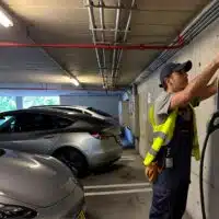 1-installer-une-borne-de-recharge-en-appartement-obstacles-solutions-et-couts-reels