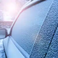 1-faut-il-prechauffer-sa-voiture-electrique-en-hiver