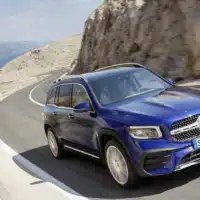1-mercedes-glb-2025-le-suv-familial-electrique-et-hybride-modulable-5-ou-7-places