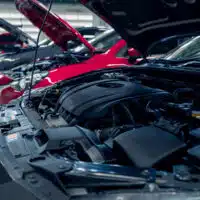 1-liquide-de-refroidissement-frein-lave-glace-comment-gerer-les-niveaux-sur-un-vehicule-electrique