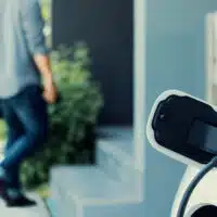 1-comment-securiser-une-borne-de-recharge-exterieur-vol-vandalisme-intemperies