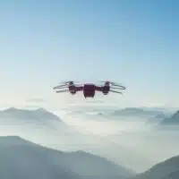 Drone militaire de grande taille illustrant un programme de production industrielle en France.