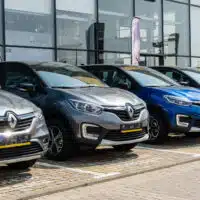 1-renault-signe-un-retour-spectaculaire-sur-le-marche-automobile-francais-en-2025