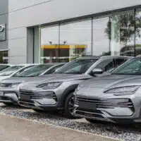 1-byd-prend-la-tete-du-marche-mondial-des-voitures-electriques-devant-tesla-en-2025