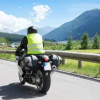 1-gilet-reflechissant-moto-pourquoi-il-peut-vous-sauver-la-vie