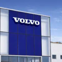 Volvo Cars enregistre une forte baisse de son bénéfice au T4. Résultats en recul, action en chute et inquiétudes sur la stratégie du groupe.