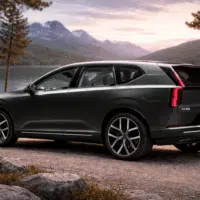 Volvo EX60, SUV électrique du constructeur suédois dont la forte demande oblige l’usine de Torslanda à accélérer la production.