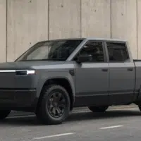 Pick-up électrique compact au design minimaliste gris